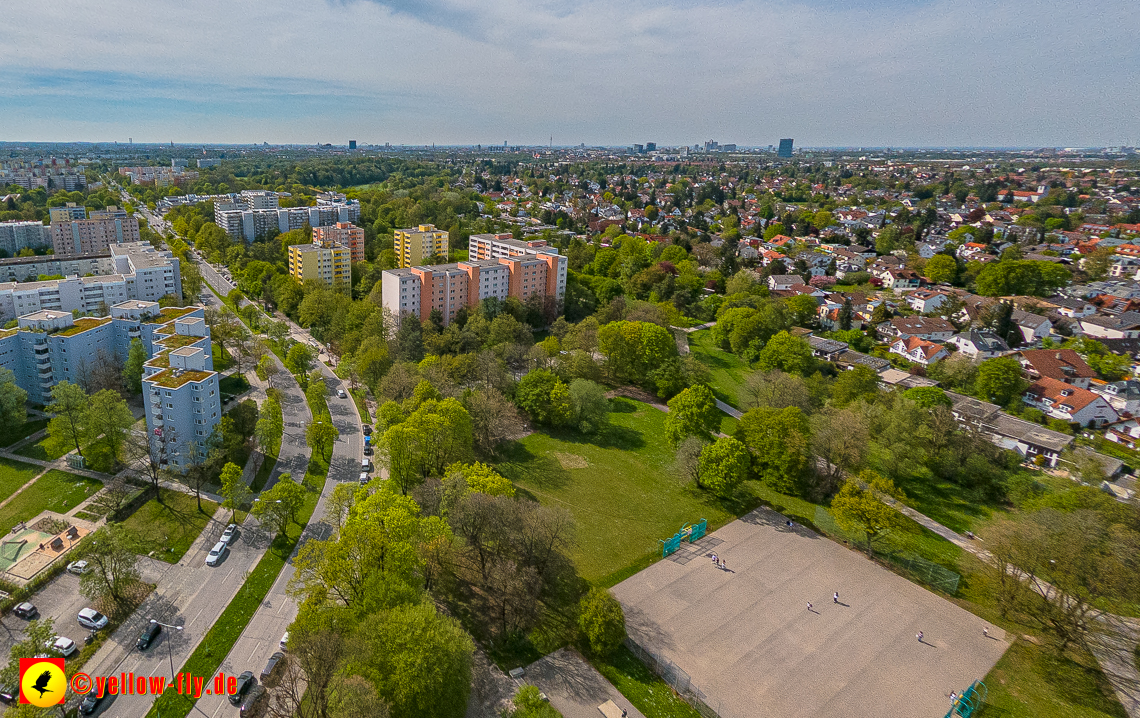 04.05.2023 - Luftbilder vom Marx-Zentrum uns seiner Umgebung in Neuperlach